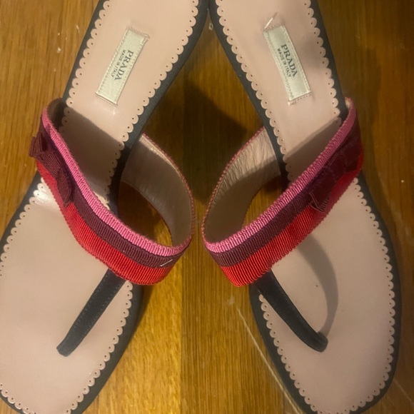 VINTAGE PRADA!!! Thong sandal with comfortable kitten heel - Picture 4 of 5